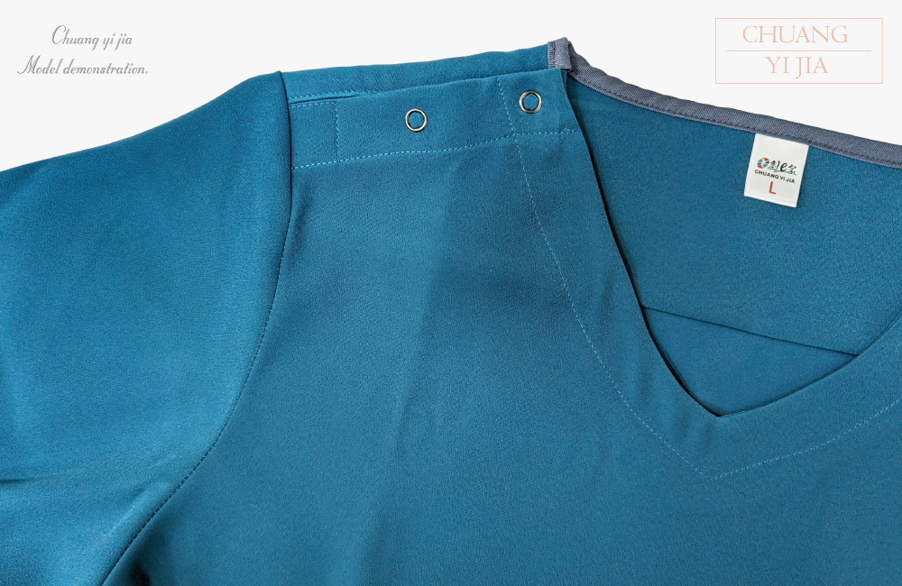 創e家團體服-V領手術服 肩開釦款-腰身版-湖水藍 領子
