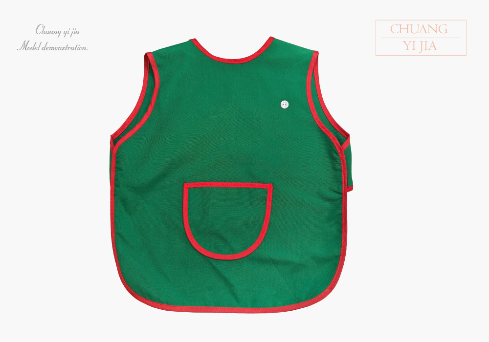 創e家團體服-幼兒園圍兜 無袖 訂製款 綠配紅 正面平拍
