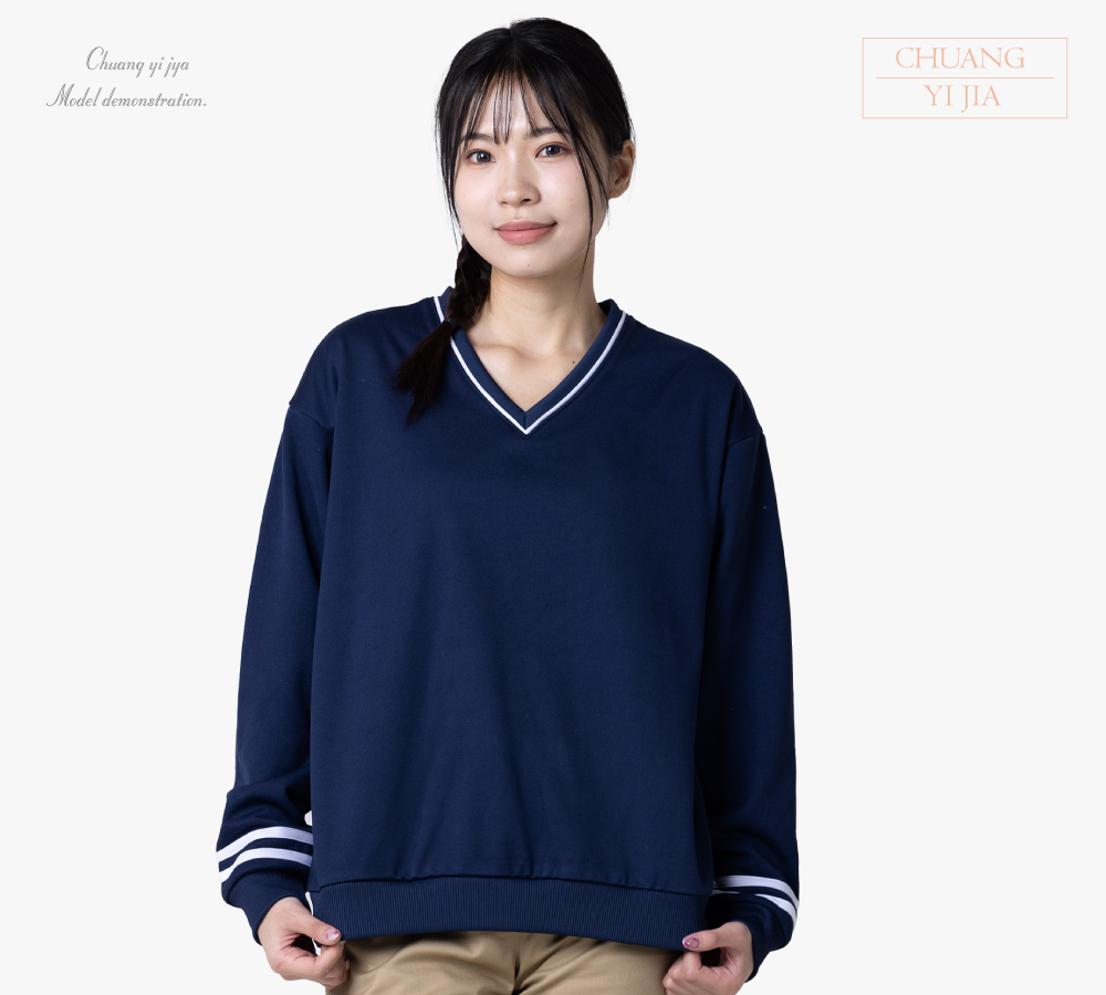 創e家團體服-大學T中性訂製-V領丈青配白-正面