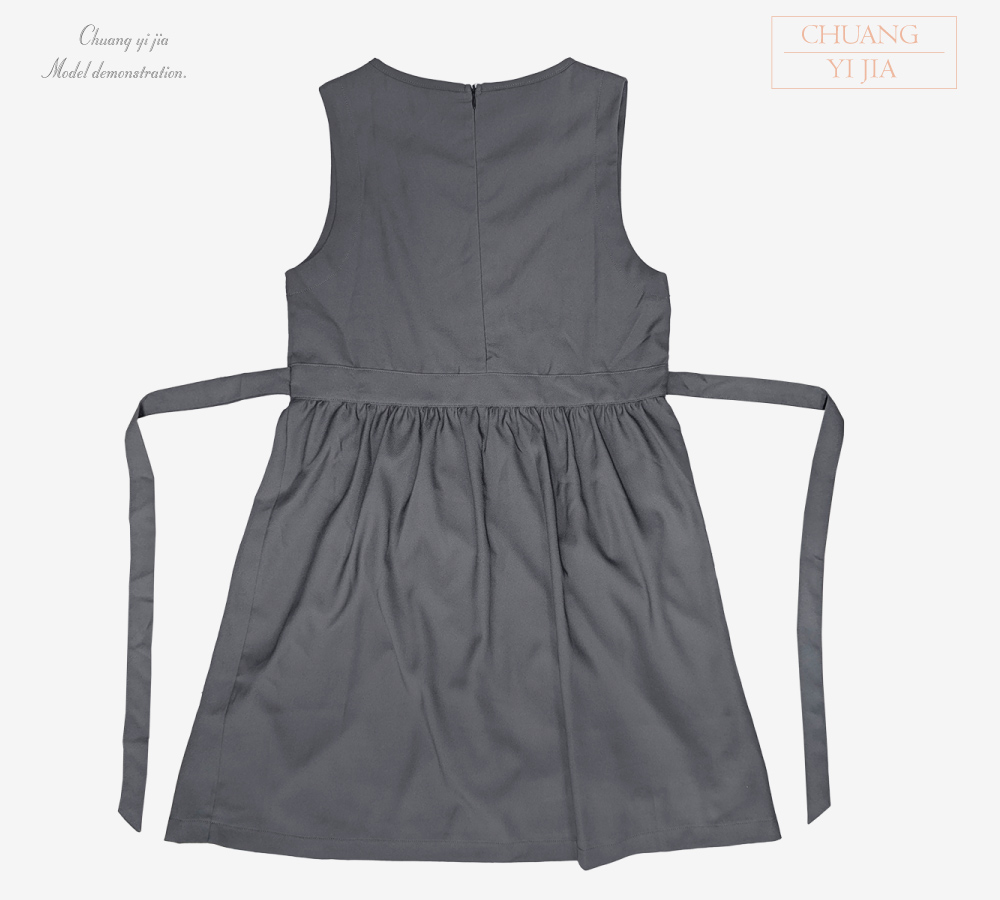 創e家團體服-客製化合唱團服 樂團服訂做 表演服訂製 洋裝 灰配金釦 背面平拍